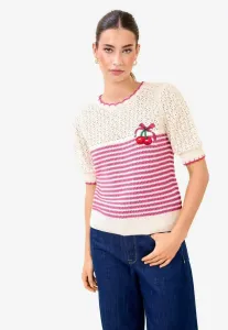 Футболка стандартного кроя с вышитыми вишневыми полосками и принтом в виде фестончатой отделки. Lipsy, White Pink