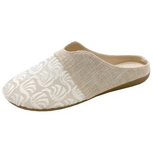 Тихие, устойчивые к запахам и истиранию сандалии с закрытым носком для женщин Puppytown, White