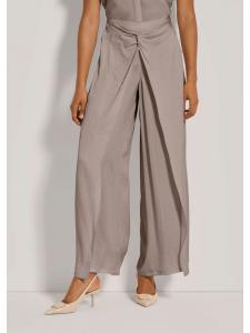 MADELEINE Летние брюки и пуловер выше колена цвета капучино