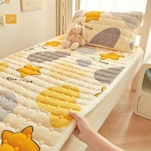 Disney Простыня на резинке 150х200 см, молочный вельвет, утепленная, дизайн в горошек