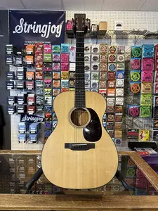 Серия Martin Standard 000-18 Present - Натуральный