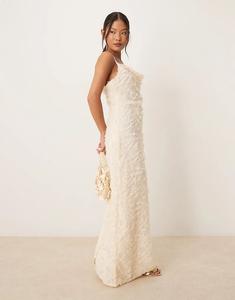 Платье макси VILA Petite с воротником-хомутиком и текстурированной бретелькой кремового цвета