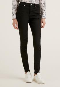 Джинсы облегающего кроя United Colors of Benetton