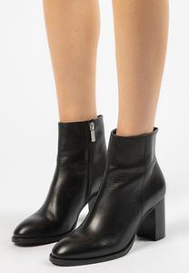 Ботильоны на высоком каблуке sacha, черный