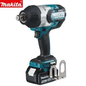 Шуруповерт Makita DTW1002RMJ + два аккумулятора, зарядное устройство