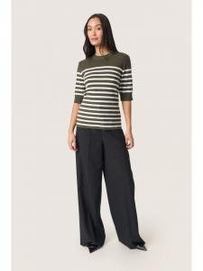 Soaked in Luxury Вязаный свитер прямого кроя SLSpina цвета «Виноградный лист» с белой полосой