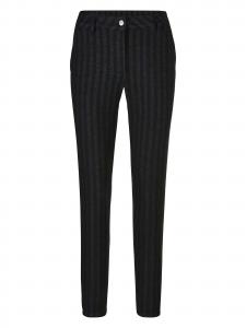 MADELEINE Брюки с зауженным низом в черном цвете