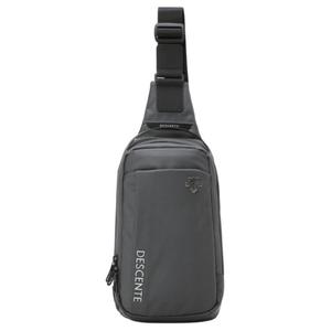 Нейлоновая сумка-слинг medium мужская dark gray DESCENTE, темно-серый