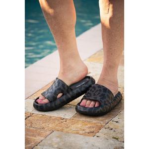Women's Insanely Comfy Beach Casual Slides In Black Leopard Julia Rose