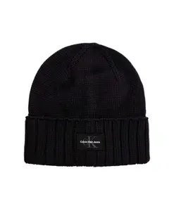 Хлопковая шапка с нашивкой и моно логотипом Calvin Klein Jeans, черный