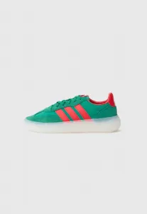 Кроссовки унисекс barreda decode Adidas Performance, Bold Green/Better Scarlet/White