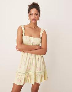 Мини-платье ASOS DESIGN с квадратным вырезом, сборками, кружевными вставками зеленого цвета с мелким цветочным принтом - МУЛЬТИ