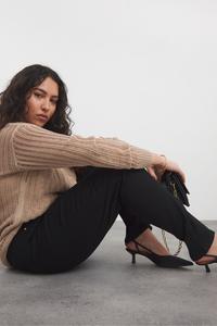 Джинсы Lexi с высокой талией, суперэластичные, узкие Simply Be, черный