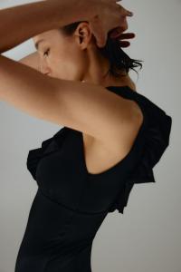 Купальник с мягкими чашками и отделкой воланами H&M, черный