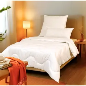 Одеяло с микрофиброй Emilia, 135x200 см, 155x220 см, 200x220 см и 240x220 см, обычное, 1 шт., летнее и зимнее; подходит для аллергиков (аллергия на домашнюю пыль) John Cotton, белый