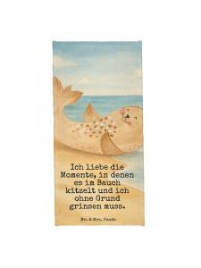 Mr. & Mrs. Panda Пляжное полотенце в виде тюленя на шезлонге с надписью, выполненной в пастельно-желтом цвете