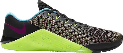 Кроссовки Nike Metcon 5 AMP 'Black Green Strike', зеленый