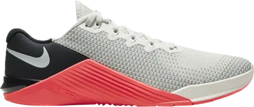 Кроссовки Nike Metcon 5 'Spruce Aura Laser Crimson', белый