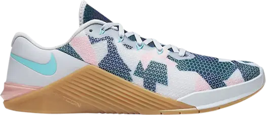 Кроссовки Nike Metcon 5 'Football Grey Aurora Green', серый