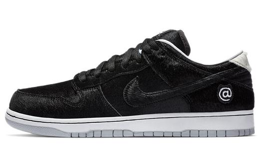 Кроссовки Nike SB Dunk Low Medicom Toy, черный/белый