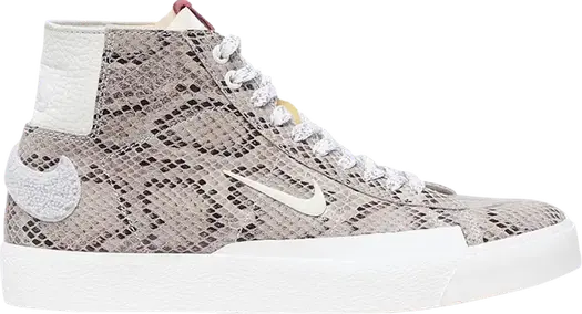 Кроссовки Nike Soulland x Blazer Mid QS SB 'FRI.day 03', коричневый