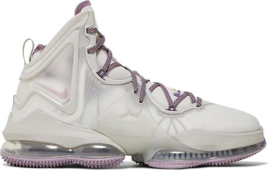 Кроссовки Nike LeBron 19 'The Cast', кремовый