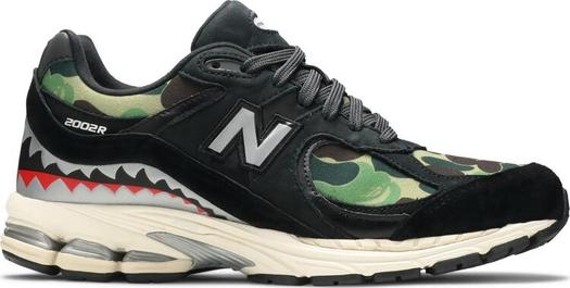 Кроссовки New Balance BAPE x 2002R 'Apes Together Strong - Black Camo', черный