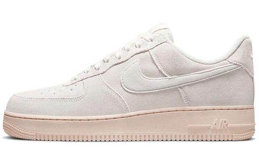 Белые замшевые кроссовки Nike Air Force 1 Low Winter Premium Summit