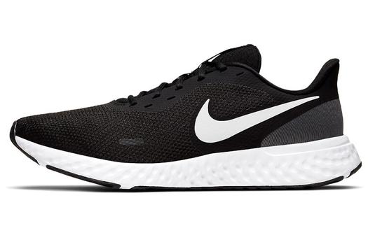 Кроссовки Nike Revolution 5 черный/белый