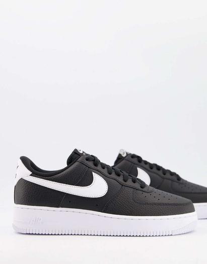 Черно-белые кроссовки Nike Air Force 1 '07