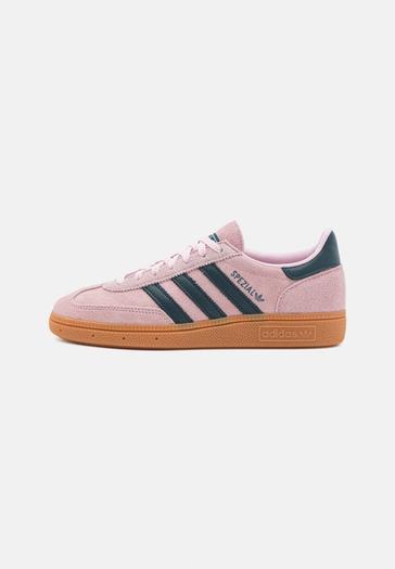 Низкие кроссовки HANDBALL SPEZIAL adidas Originals, прозрачный розовый/полярная ночь