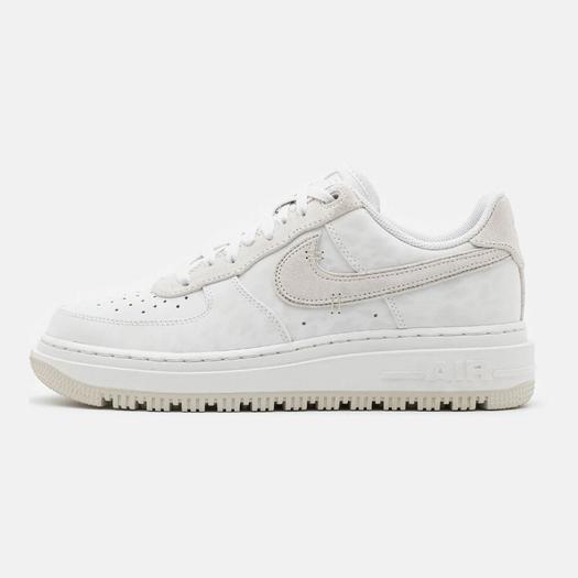 Кроссовки Nike Air Force 1 Luxe Triple White