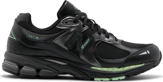 Кроссовки New Balance 2002R 'Black Powder Green', черный