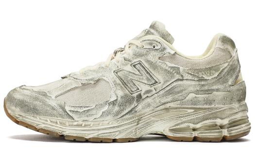 New Balance 2002R: Футуристичный дизайн и комфорт