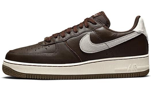 Кроссовки Nike Air Force 1 Low '07, темно-коричневый/белый