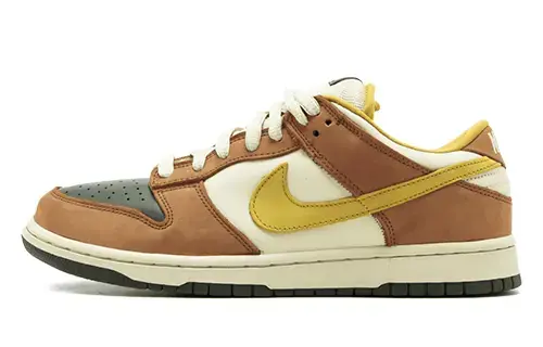 Кроссовки Nike SB Dunk Low Vapour, коричневый/желтый