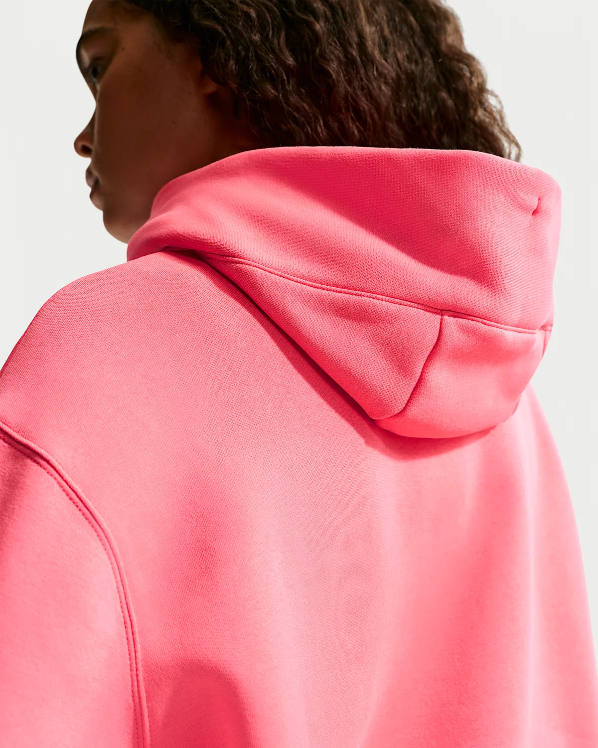 Женский оверсайз худи Nike Sportswear Phoenix Fleece, Sea Coral/Sail — фото 2