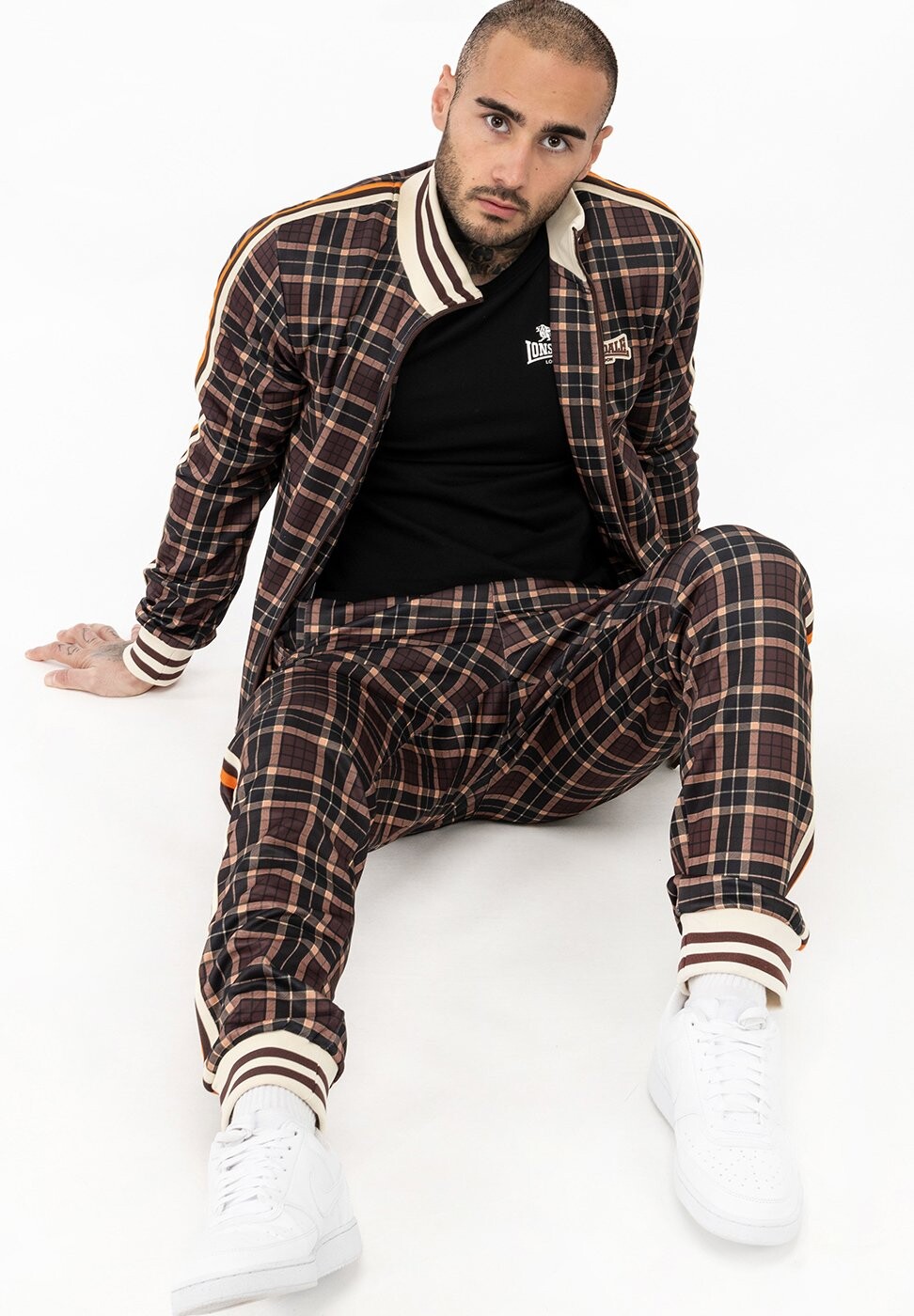 

Спортивный костюм HEDLEY Lonsdale, цвет brown ecru orange