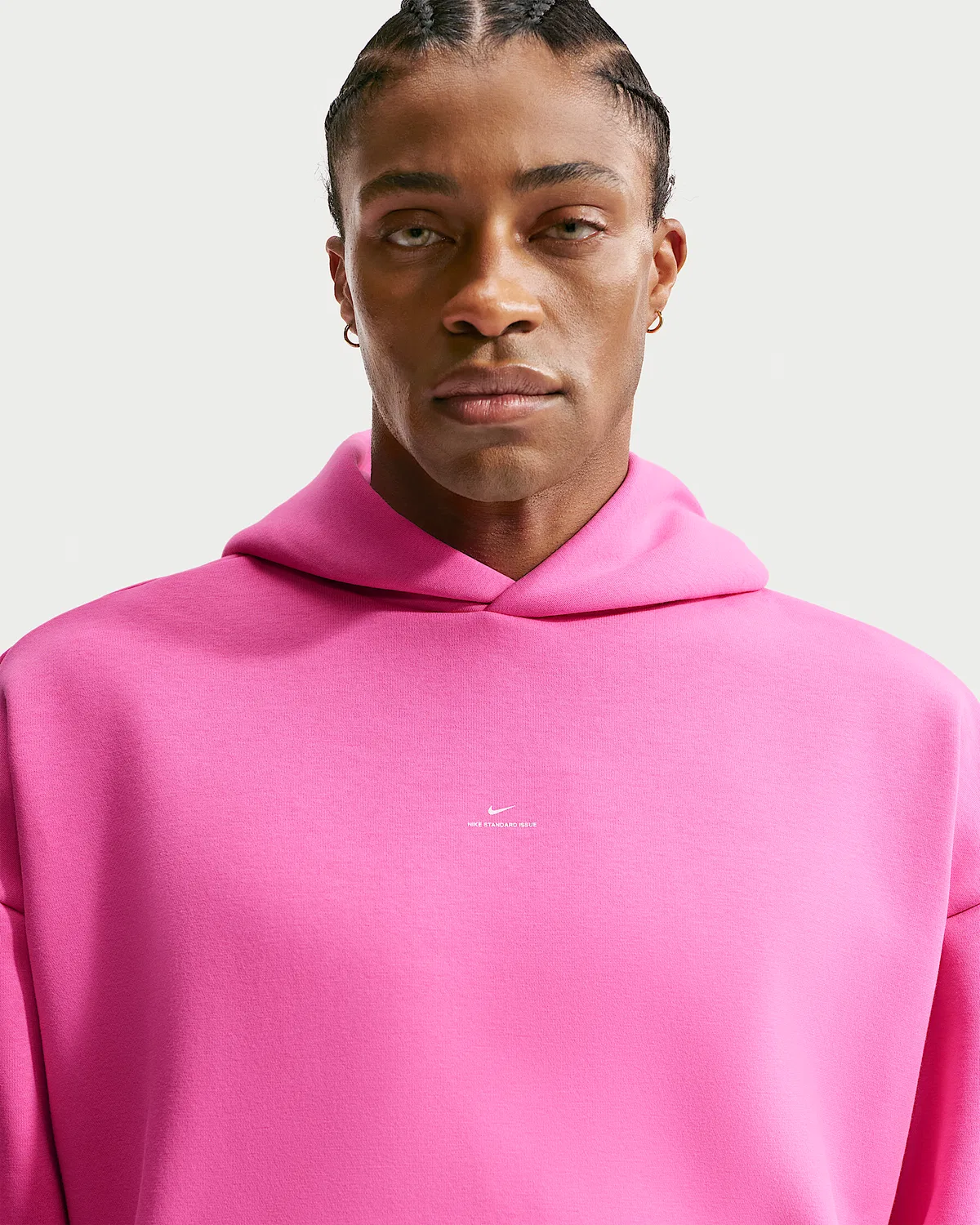Мужская флисовая баскетбольная худи-пуловер Nike Standard Issue Therma-FIT, Laser Fuchsia/Pale Ivory — фото 3