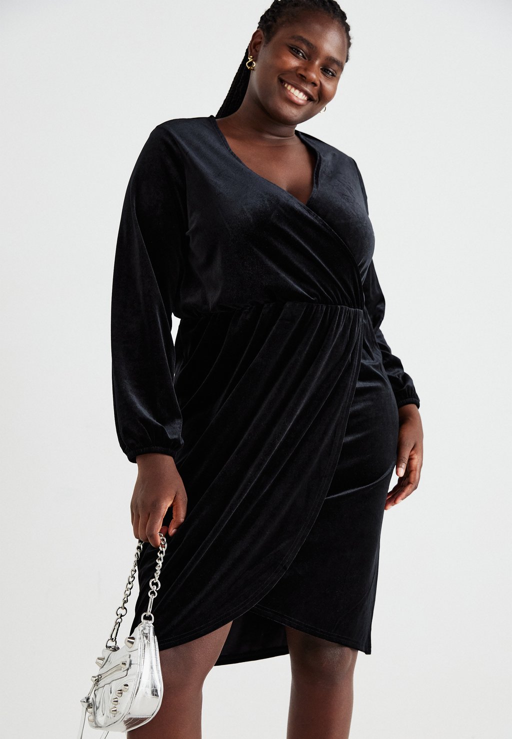 

Коктейльное платье / Вечернее платье VMCEFFIE WRAP KNEE DRESS Vero Moda Curve, черный