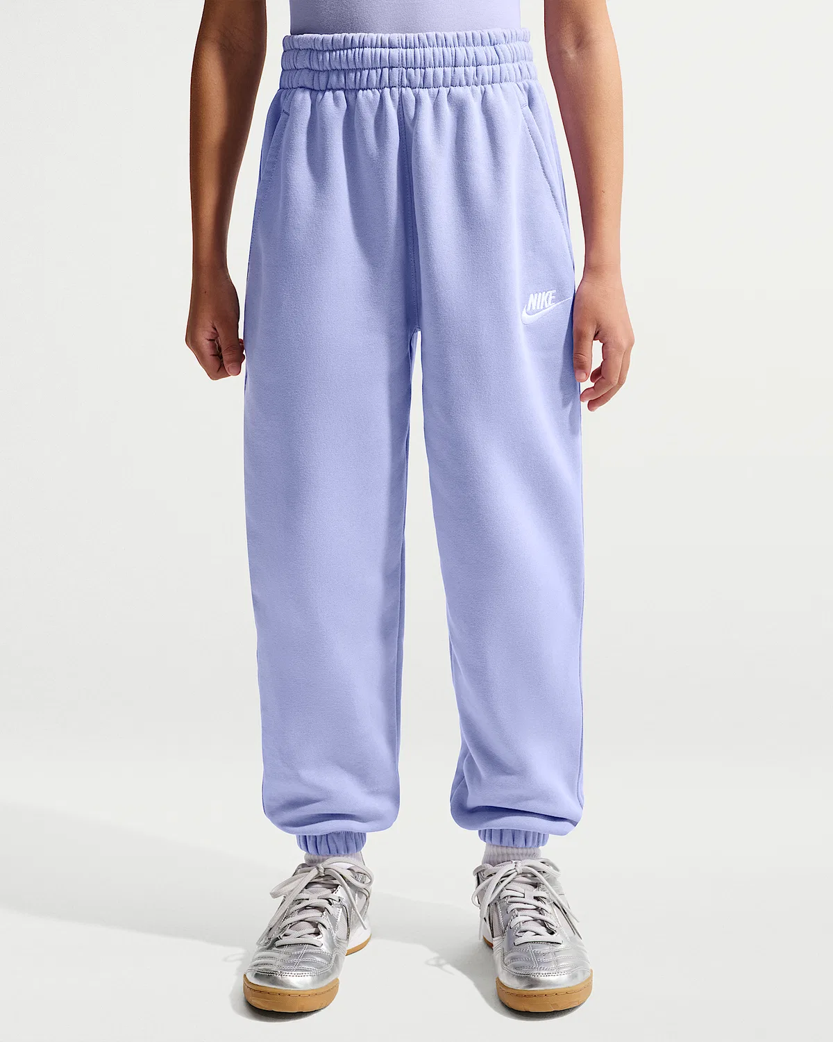 Детские свободные штаны Nike Sportswear Club Fleece, Light Thistle/Light Thistle/White — фото 2