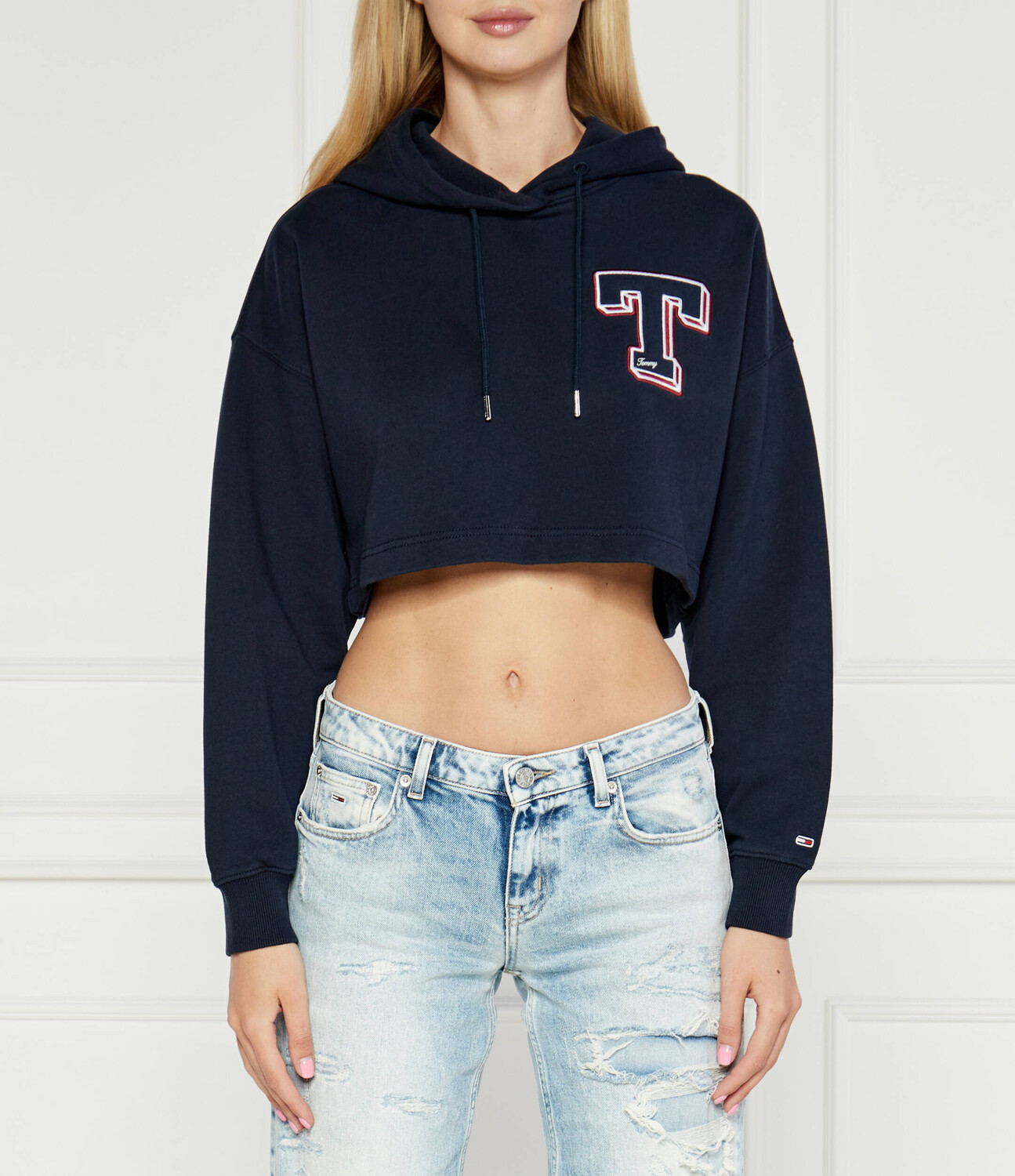 

Толстовка Tommy Jeans Cropped Fit, темно-синий