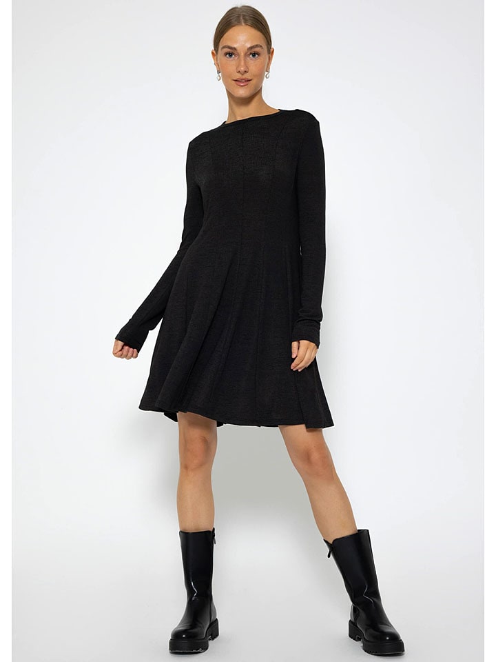 

Платье до колена SASSYCLASSY, черный