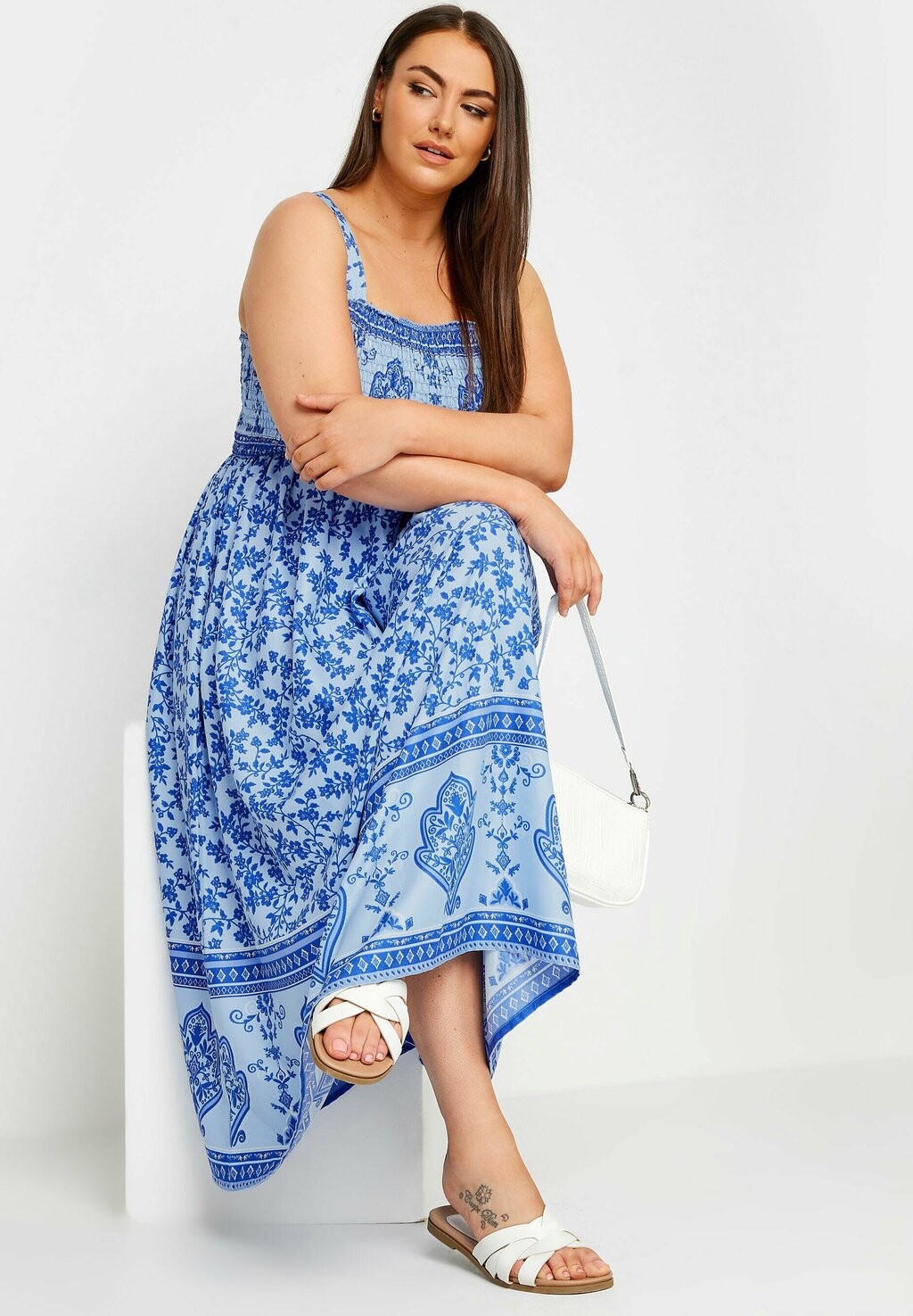 

Длинное платье Yours Clothing, синее