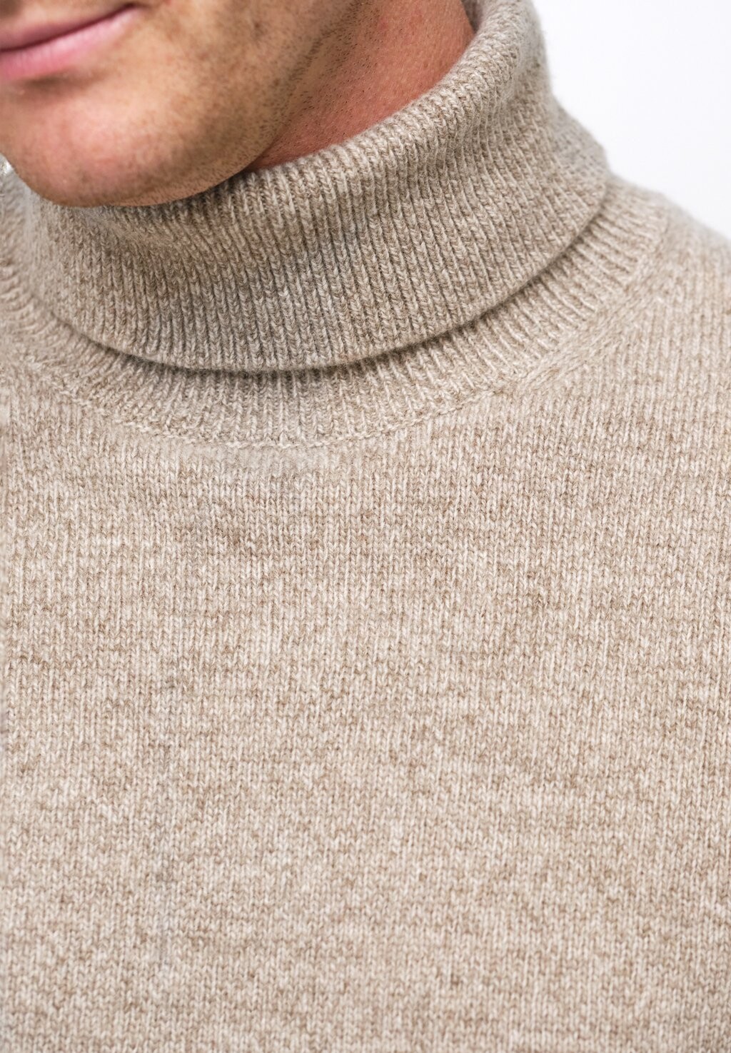 

Джемпер ROLL NECK PROFUOMO, серо-коричневый