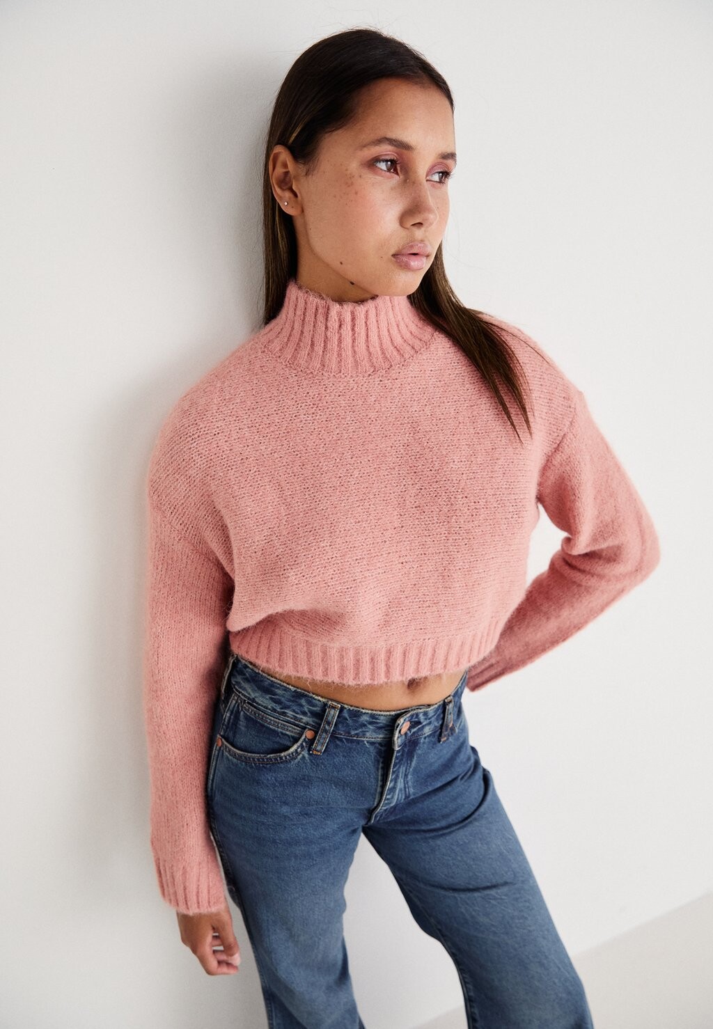 

Джемпер VMMARS HIGH NECK CROPPED Aware, коралл