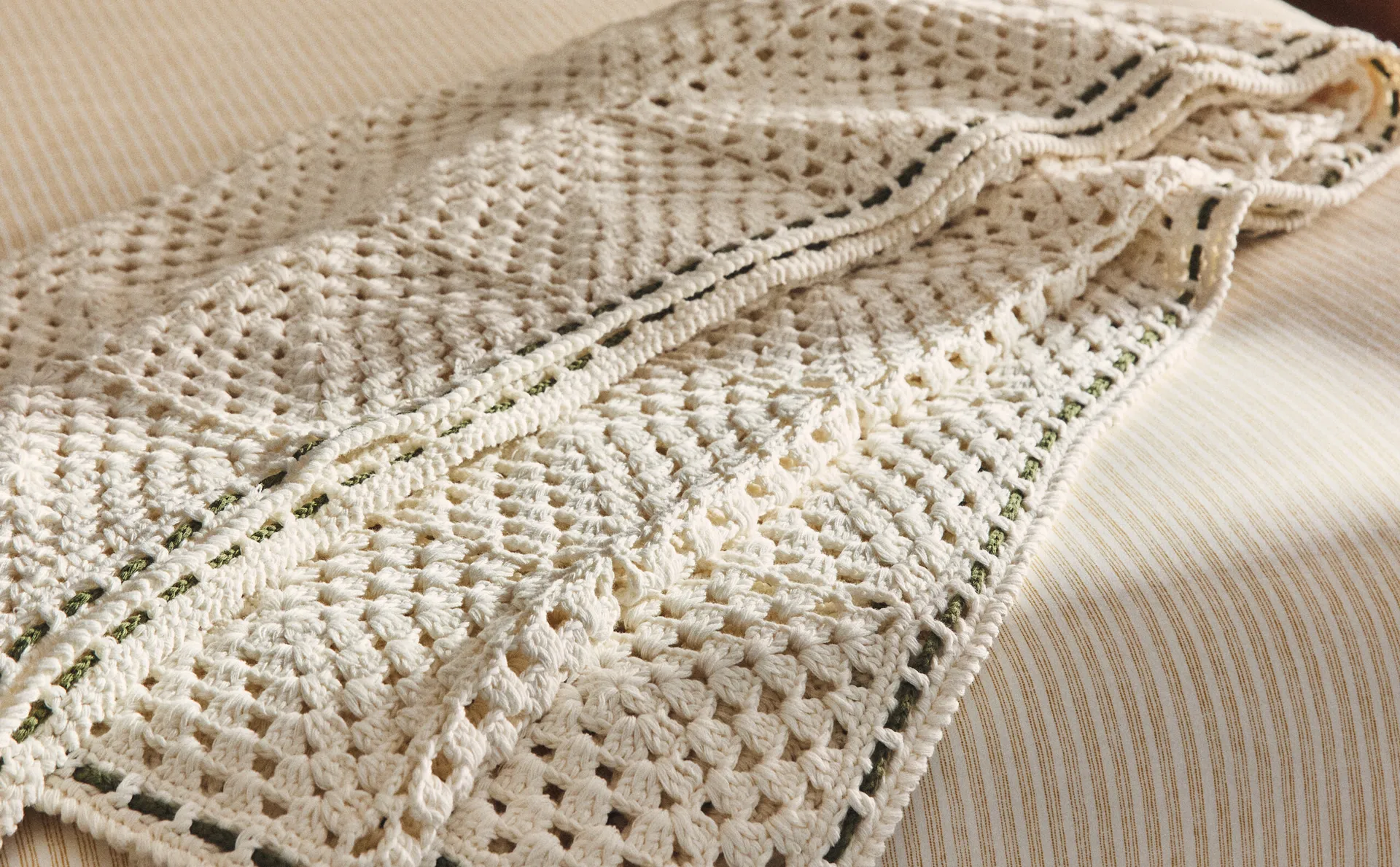 

Крючком плед Zara Home, экрю