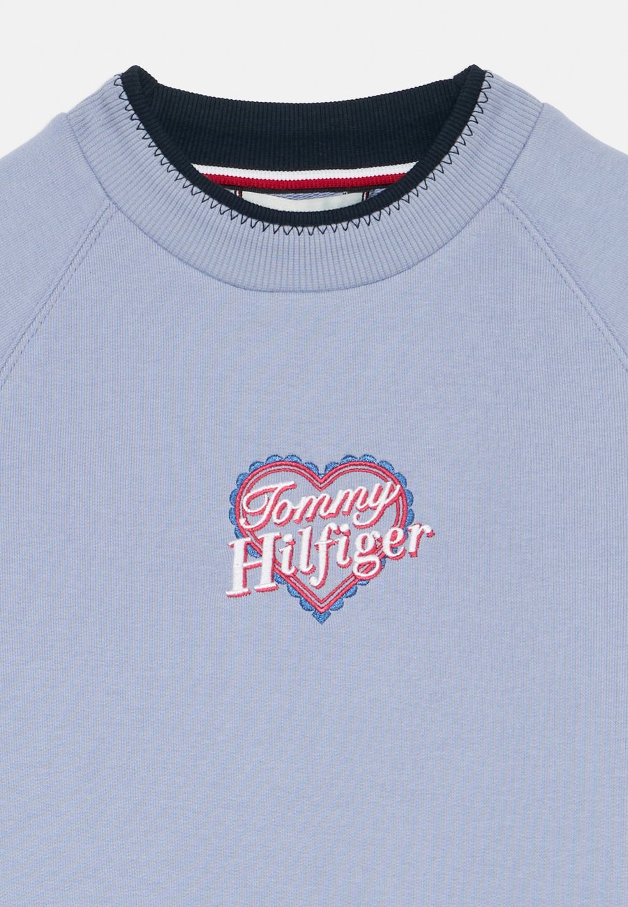 Толстовка Tommy Hilfiger HEART LOGO EMBROIDERY SWEATSHIRT, Periwinkle Dusk/Lilac — фото 3