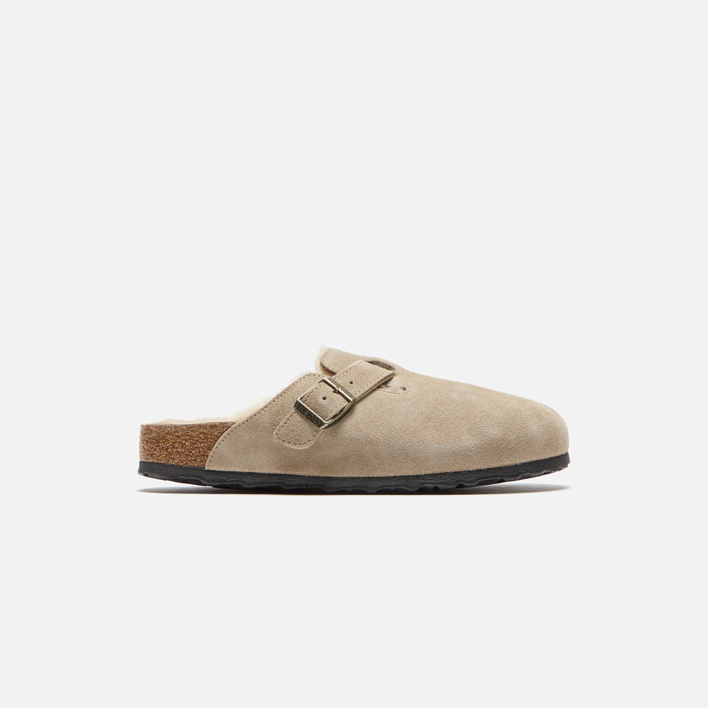 

Сандалии Birkenstock Boston, цвет Shearling Suede/Shearling Taupe/Sandcastle