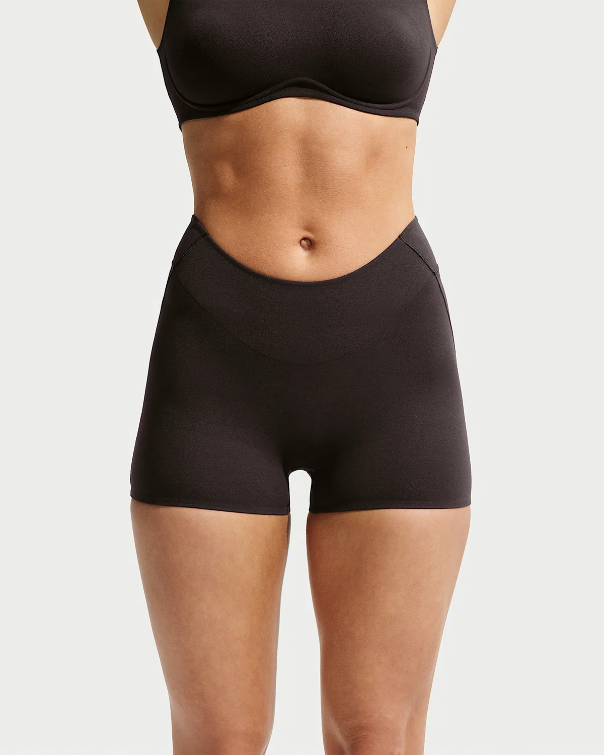 Женские шорты NikeSKIMS Studio Stretch 2", NSKM Dark Roast/NSKM Dark Roast — фото 2